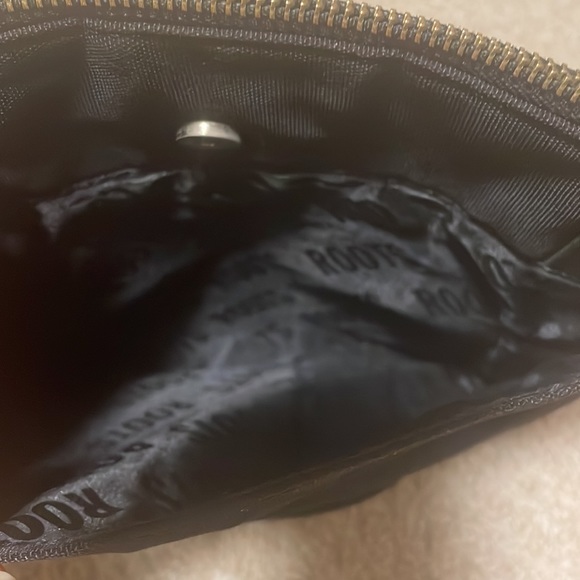 Roots leather crossbody - Picture 6 of 7